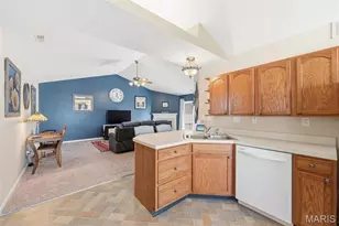 5 Quiet Meadow Ct, Saint Peters, MO 63376 - Photo 6