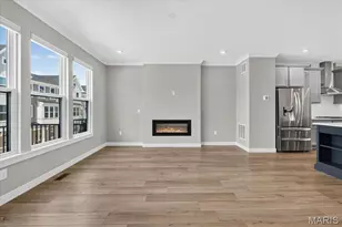8933 Eager Rd, Saint Louis, MO 63144 - Photo 4