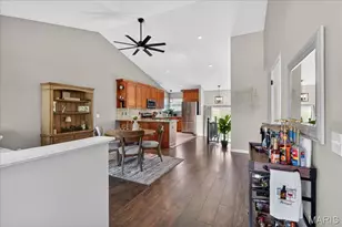 12900 Springdale Village Dr, Saint Louis, MO 63146 - Photo 6