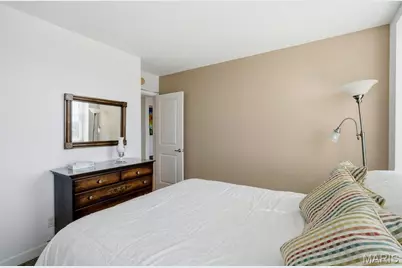 5330 Pershing Avenue #805, Saint Louis, MO 63112 - Photo 10
