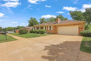 10448 Gregory Ct, Saint Louis, MO 63128 - Photo 12
