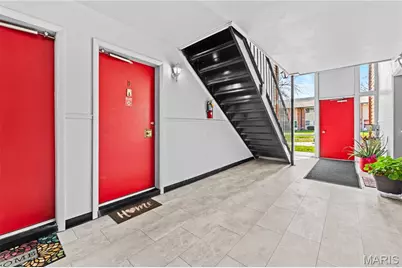 9117 Villaridge Court #D, Saint Louis, MO 63123 - Photo 2