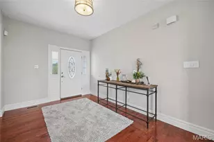 3027 Windsor Point Dr, Saint Louis, MO 63129 - Photo 2