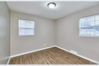 855 Daniel Boone Drive, Florissant, MO 63031 - Photo 28