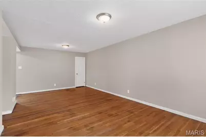 880 Tyson Drive, Florissant, MO 63031 - Photo 8