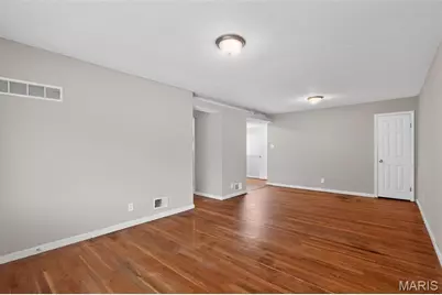 880 Tyson Drive, Florissant, MO 63031 - Photo 6