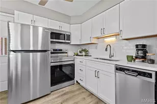 9924 Bunker Hill Dr, Saint Louis, MO 63123 - Photo 8