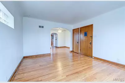 6663 Devonshire Avenue, Saint Louis, MO 63109 - Photo 2