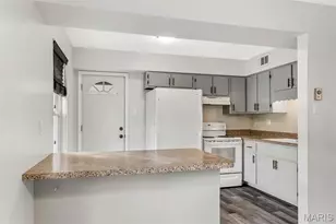 1680 Herault Pl, Saint Louis, MO 63125 - Photo 6