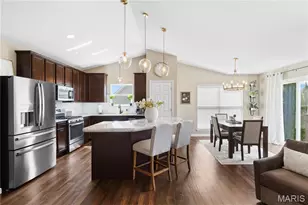 615 Prairiegate Ct, Lake Saint Louis, MO 63367 - Photo 2