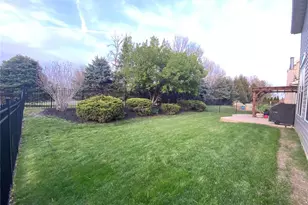 193 Berry Manor Cir, Saint Peters, MO 63376 - Photo 4