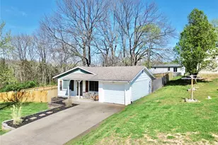 919 N 7th St, De Soto, MO 63020 - Photo 2