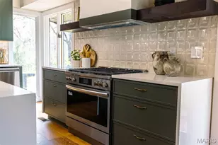 11814 Claychester Dr, Des Peres, MO 63131 - Photo 10