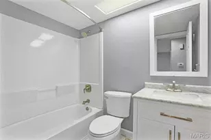 12026 Foxpoint Dr, Maryland Heights, MO 63043 - Photo 16