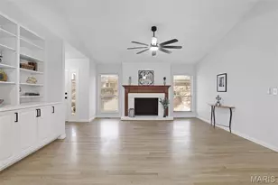 1038 King Henry Ct, Creve Coeur, MO 63146 - Photo 6