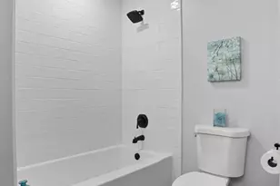 1038 King Henry Ct, Creve Coeur, MO 63146 - Photo 24