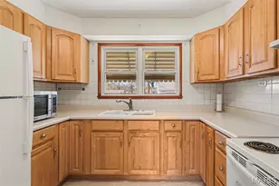 7417 Ray Ave, Saint Louis, MO 63116 - Photo 2