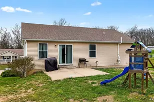 38 Shady Tree Ct, Winfield, MO 63389 - Photo 2