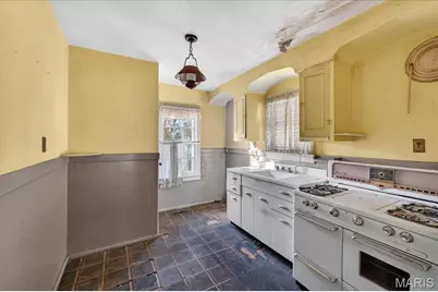 8808 Clifton Avenue, Jennings, MO 63136 - Photo 16