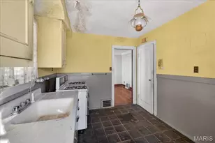 8808 Clifton Ave, Jennings, MO 63136 - Photo 18