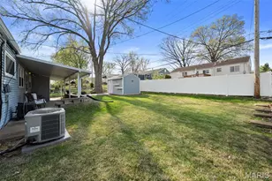 6330 Hurstgreen Ln, Saint Louis, MO 63123 - Photo 30