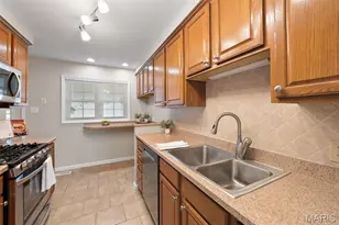 6330 Hurstgreen Ln, Saint Louis, MO 63123 - Photo 14