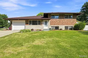 1925 Apple Blossom Ct, Florissant, MO 63031 - Photo 1