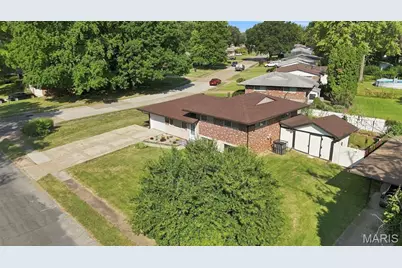 1925 Apple Blossom Court, Florissant, MO 63031 - Photo 28