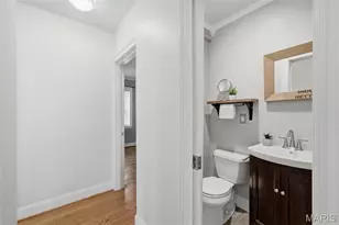 1055 Warson Woods Dr, Warson Woods, MO 63122 - Photo 12