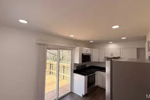 10115 Toelle Ln, Saint Louis, MO 63137 - Photo 10