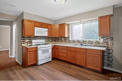 10185 Green Valley Drive, Saint Louis, MO 63136 - Photo 14