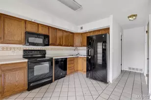 4377 Kingbolt Blvd, Saint Louis, MO 63129 - Photo 6