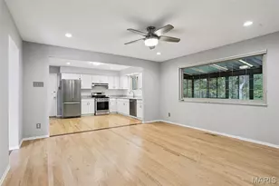 9616 Yorkshire Estates Dr, Crestwood, MO 63126 - Photo 8
