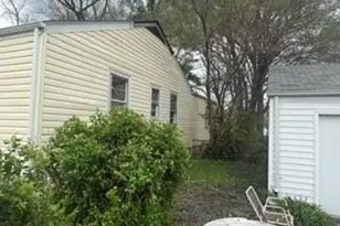 737 Charbonier Rd, Florissant, MO 63031 - Photo 2