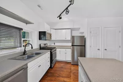 2910 Osceola Street, Saint Louis, MO 63111 - Photo 12