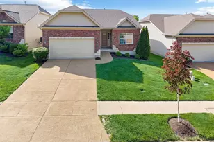 1247 Emerald Gardens Dr, Saint Peters, MO 63376 - Photo 2