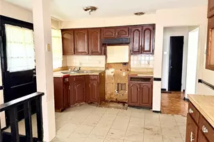 8150 Rector Dr, Berkeley, MO 63134 - Photo 16