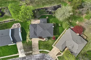 605 Waterford Ridge Ct, Ballwin, MO 63021 - Photo 44