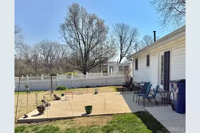 1489 Brenthaven Lane, Saint Louis, MO 63031 - Photo 2