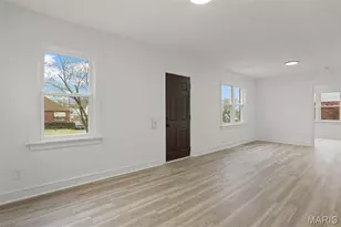 8615 Charlton Ln, Saint Louis, MO 63123 - Photo 4