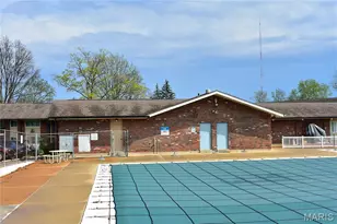 9038 Villaridge Ct, Saint Louis, MO 63123 - Photo 2