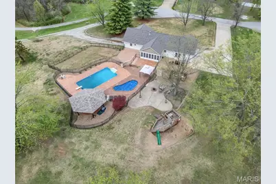 21 Oak Knoll Drive, Saint Charles, MO 63304 - Photo 24