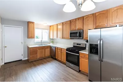 11 Wells Fargo Court, Saint Peters, MO 63376 - Photo 6