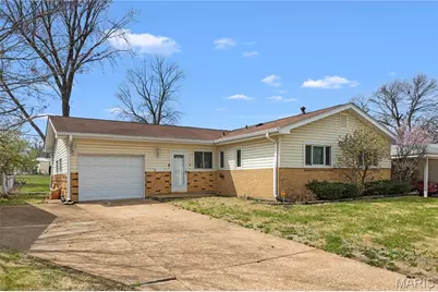 704 Village Square Drive, Hazelwood, MO 63042 - Photo 2