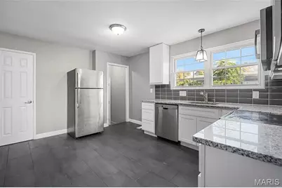 645 Pelican Lane, Florissant, MO 63031 - Photo 6