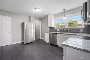 645 Pelican Ln, Florissant, MO 63031 - Photo 6