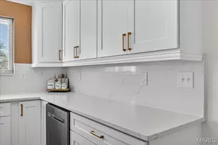 5039 Amber Pl Dr, Saint Louis, MO 63128 - Photo 28