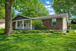 24 Parkwood Dr, Saint Peters, MO 63376 - Photo 2