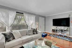 10307 Seaton Dr, Saint Louis, MO 63137 - Photo 6