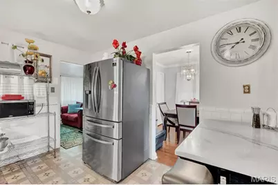 10307 Seaton Drive, Saint Louis, MO 63137 - Photo 14